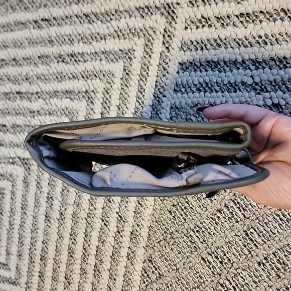 Bvlgari Travel Makeup Toiletry Bag EUC - Picture 6 of 13